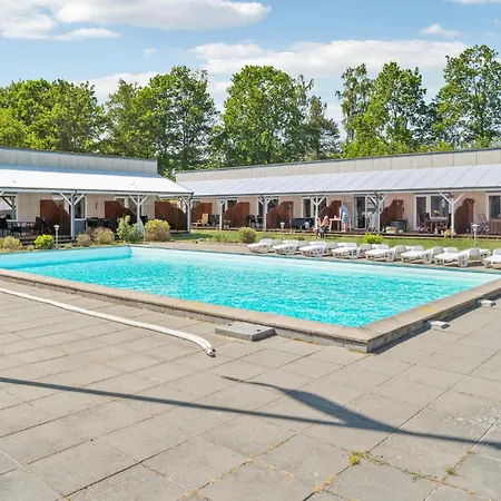 2 Bedroom Lovely In Lägenhet *