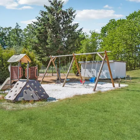 2 Bedroom Lovely In Lägenhet Neksø