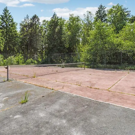 2 Bedroom Lovely In Lägenhet Neksø