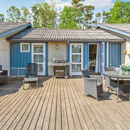 2 Bedroom Lovely In Lägenhet *